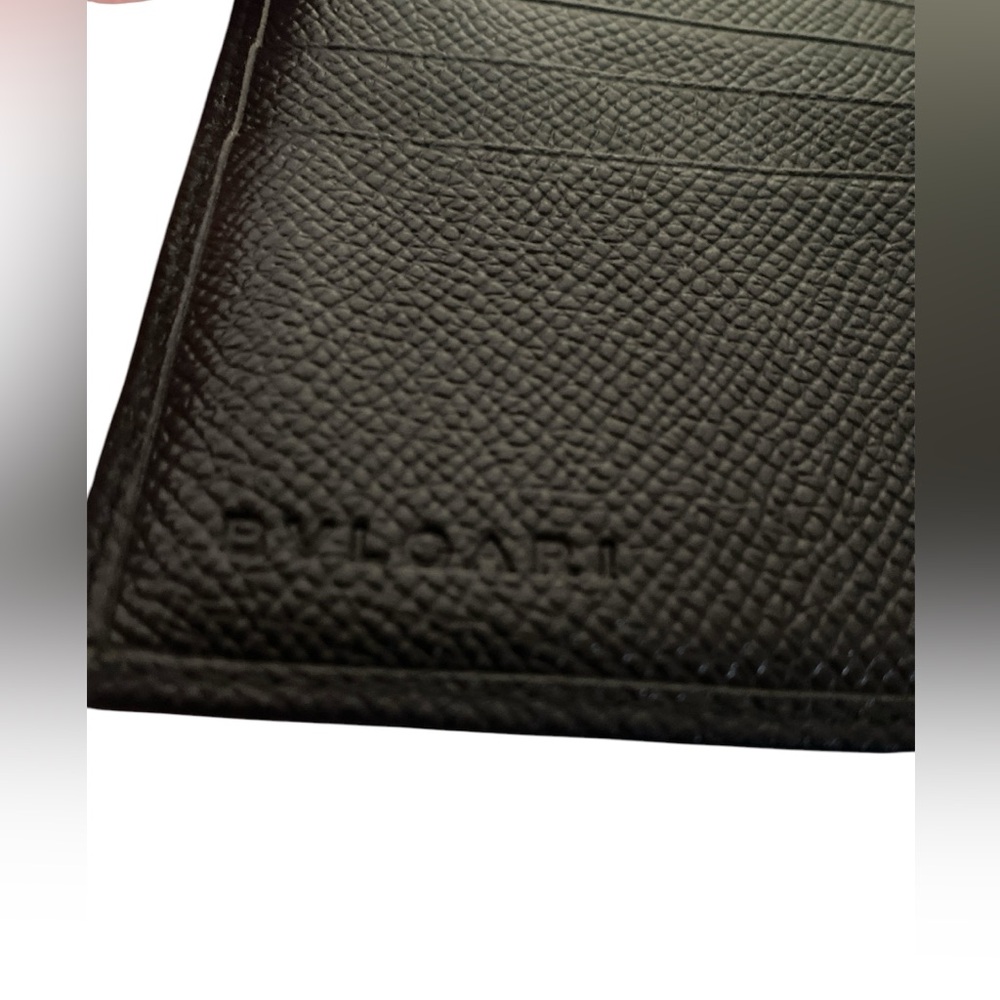 BVLGARI Black Leather Bifold Unisex Wallet - Picture 9 of 10